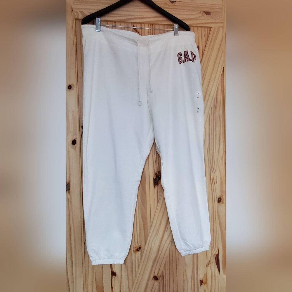 GAP Size XL White Drawstring Sweatpants With Embroidered Logo